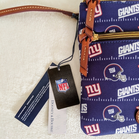 Dooney & Bourke NY Giants Licensed NFL Nylon Double Zip Crossbody Blue Red NWT - Picture 13 of 16
